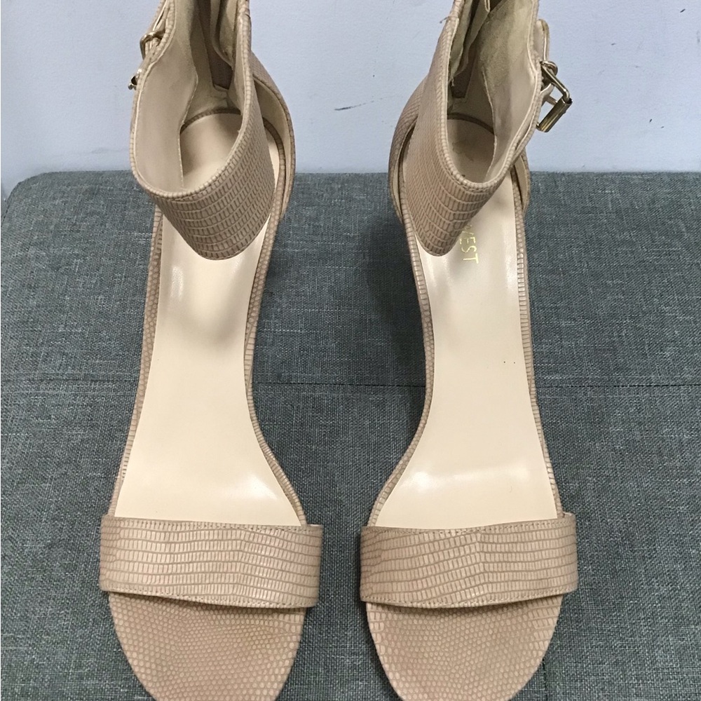 Elegant Beige Women's Sandals